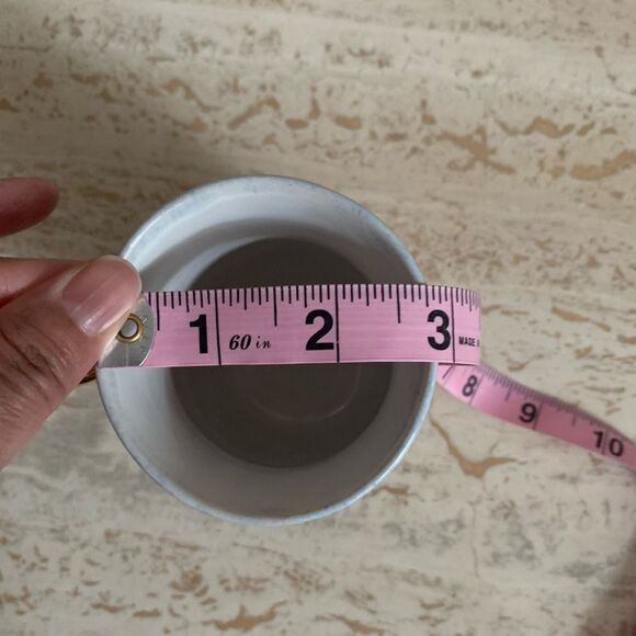 Handmade ceramic mug with gold accent and rose quarts accents - Picture 8 of 11